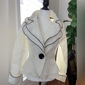 VINTAGE,RARE ELEGANT ,DESIGN TODAY’s  100% Nylon Blazer Top Blouse Made in USA